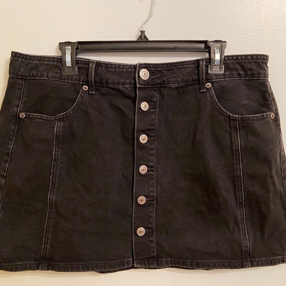AEO Black Denim Button-Front Miniskirt